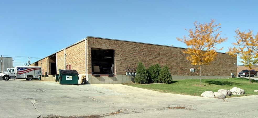 More Photos Of 820 N Ridge Ave, Lombard Warehouse For Lease
