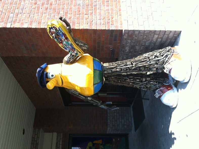 More Photos Of 6100 Veterans Pky, Columbus General Retail For Lease