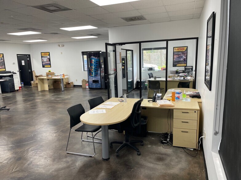 More Photos Of 1831 Cassat Ave, Jacksonville Auto Dealership For Sale