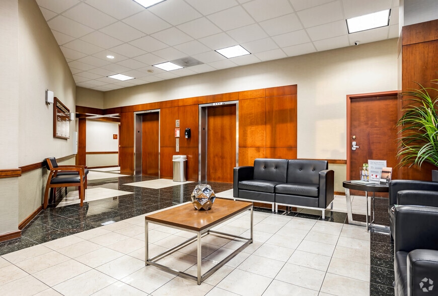 More Photos Of 11200 Seminole Blvd, Largo Medical For Lease