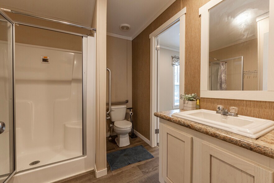 More Photos Of 11400 Thousand Trl, Willis Trailer Camper Park For Sale