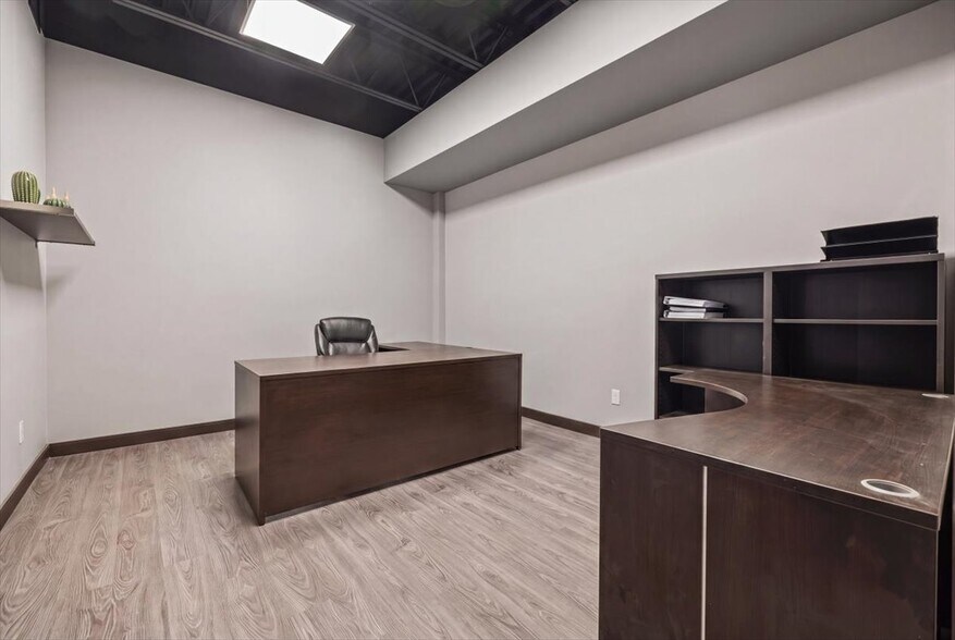 More Photos Of 280 Portage Clos, Sherwood Park Warehouse For Sale