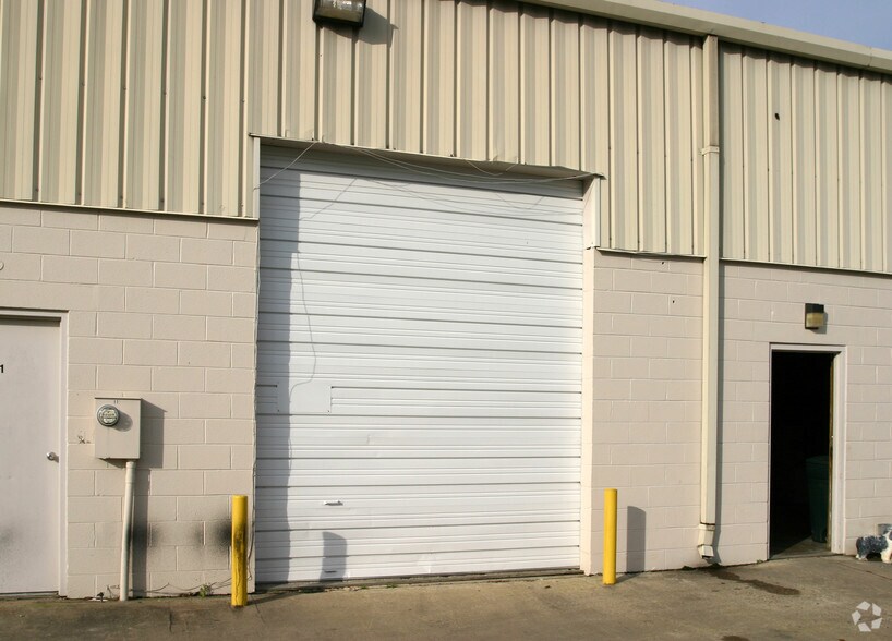 More Photos Of 1364 London Bridge Rd, Virginia Beach Light Manufacturing For Lease