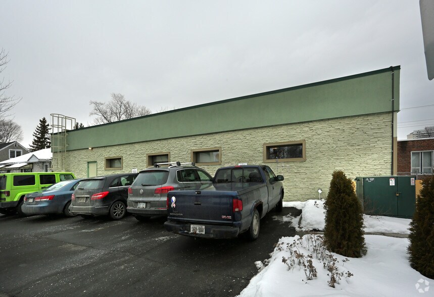 More Photos Of 942 Merivale Rd, Ottawa Office For Sale