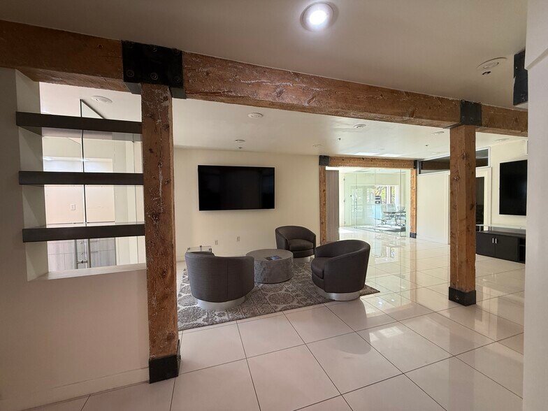 More Photos Of 2 W Saint George Blvd, St George Office For Lease