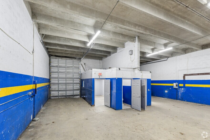 More Photos Of 3820 NW 135th St, Opa-locka Warehouse For Lease