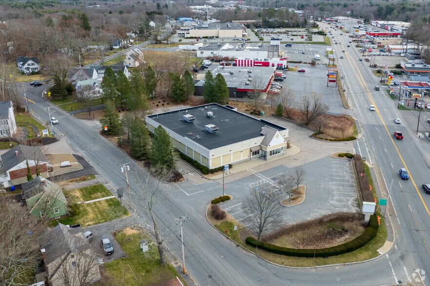 More Photos Of 175 Dean St, Taunton Drugstore For Lease