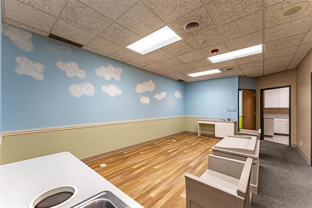 More Photos Of 34 SE Main St, Blackfoot Office For Sale