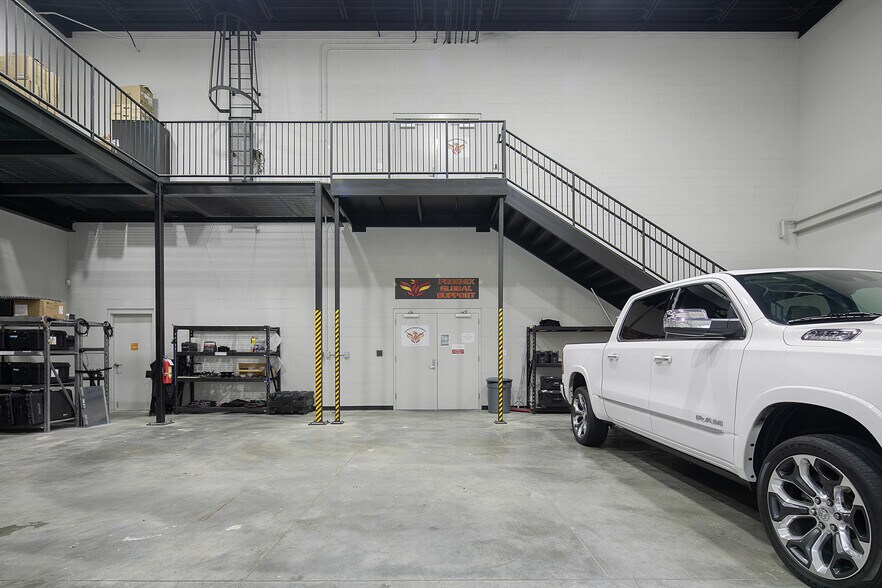 More Photos Of 2847 Bridgewood Dr, Fayetteville Office For Sale