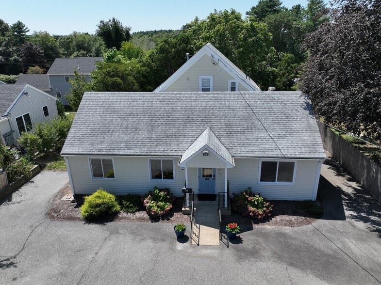 More Photos Of 114 High St, Wareham Office For Sale