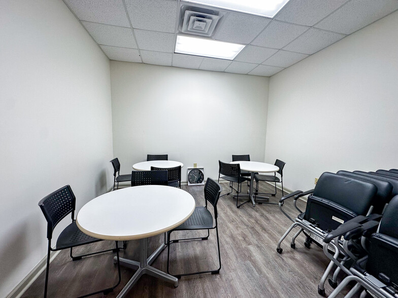 More Photos Of 3000-3002 Bob Wallace Ave SW, Huntsville Light Distribution For Sale