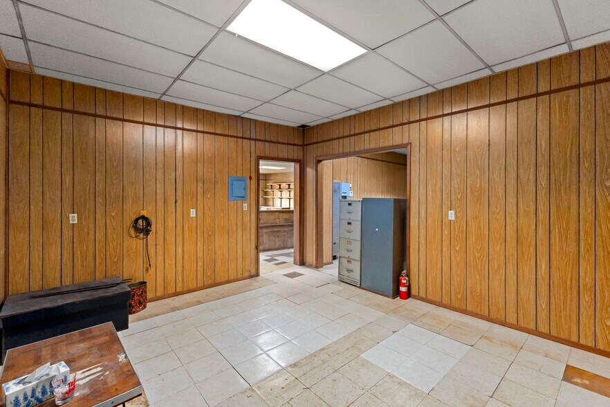 More Photos Of 1375 W San Antonio St, New Braunfels Freestanding For Sale