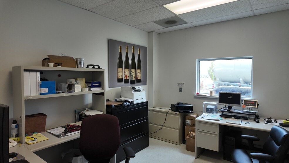 More Photos Of 8111 Keene Rd, West Richland Manufacturing For Sale