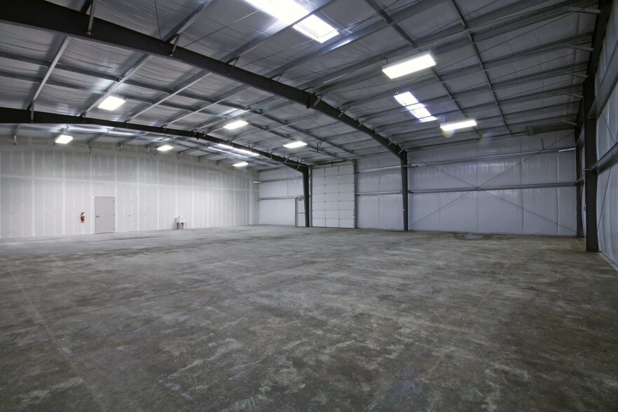 More Photos Of 405 Enterprise St, Longview Warehouse For Sale