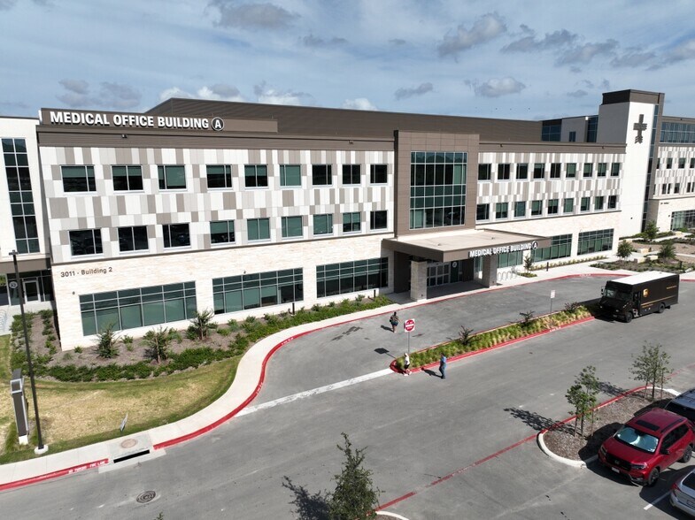 More Photos Of 3011 W Loop 1604 N, San Antonio Medical For Lease