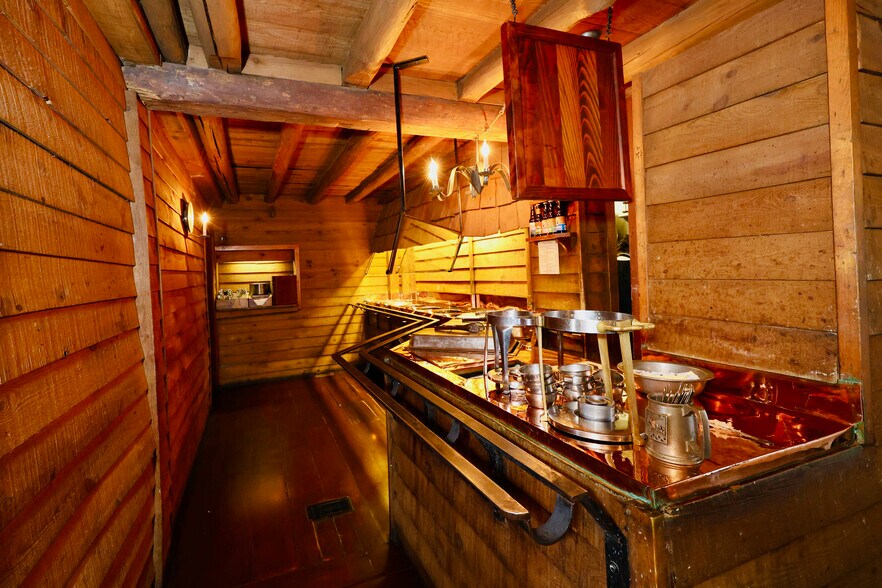 More Photos Of 683 Thomas Jefferson Pky, Charlottesville General Retail For Sale