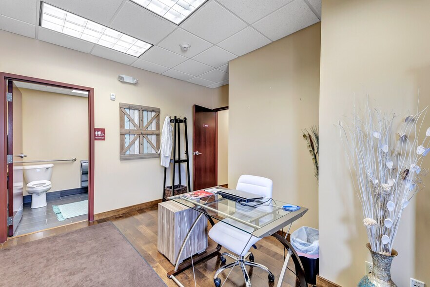 More Photos Of 2411 Holmgren Way, Green Bay Healthcare For Lease