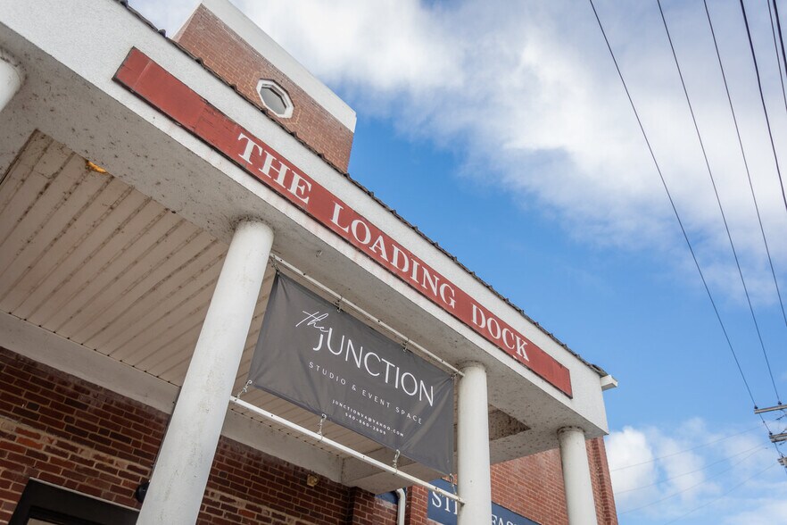 More Photos Of 406 W Spotswood Trl, Elkton Storefront For Sale