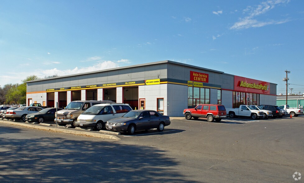 Primary Photo Of 6987-6991 San Pedro Ave, San Antonio Freestanding For Lease