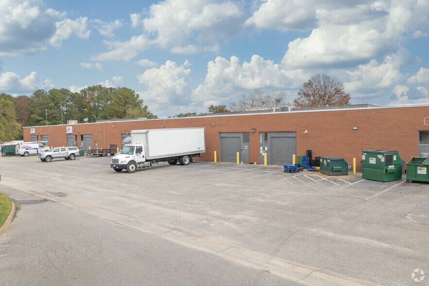 More Photos Of 509 Viking Dr, Virginia Beach Light Distribution For Lease