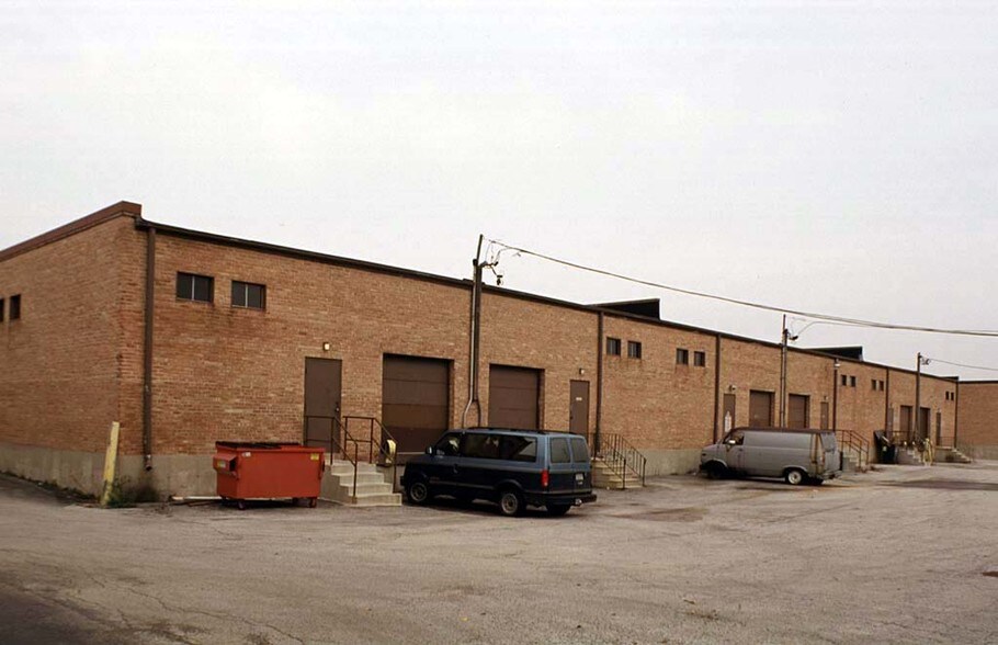 More Photos Of 1515-1545 W Jarvis Ave, Elk Grove Village Warehouse For Lease