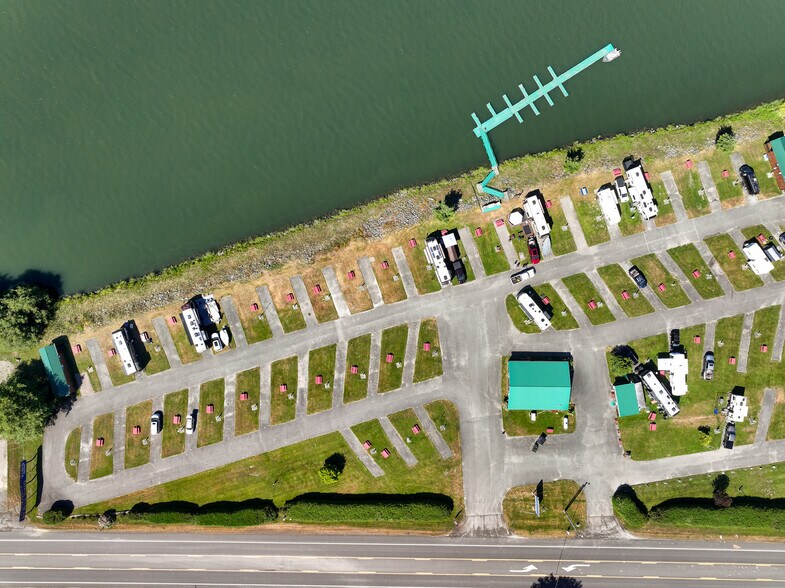More Photos Of 17581 US Highway 101 N, Klamath Trailer Camper Park For Sale