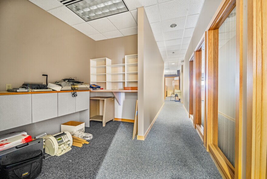 More Photos Of 245 N Peters Ave, Fond Du Lac General Retail For Sale