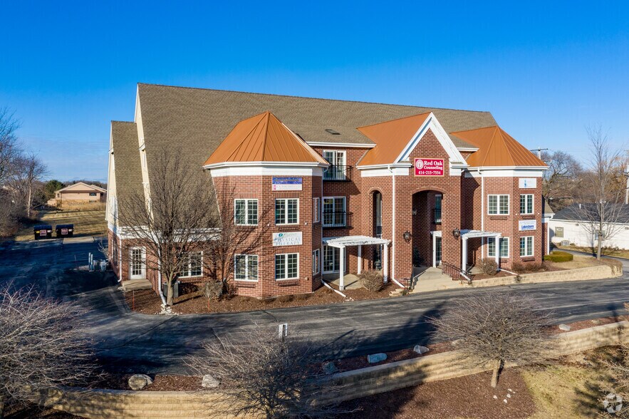 More Photos Of 8825 S Howell Ave, Oak Creek Office For Lease