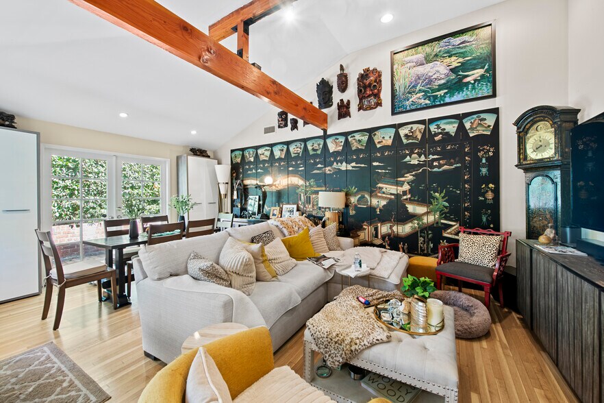 More Photos Of 8102 Norton Ave, West Hollywood Apartments For Sale