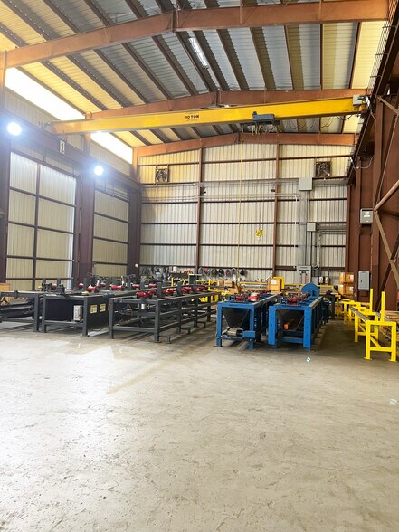 More Photos Of 6400 Hawes, Humble Warehouse For Lease