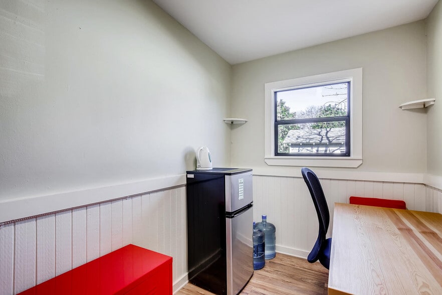 More Photos Of 2118 Oxford St, Austin Office For Lease