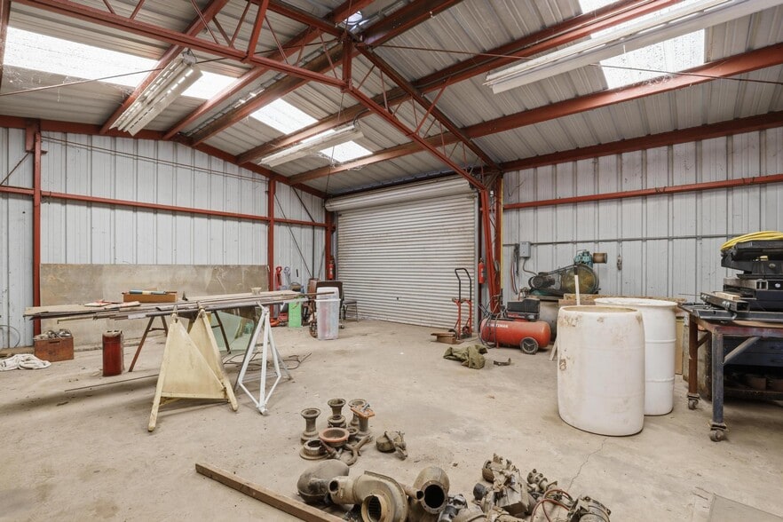 More Photos Of 9978 Broadway, Live Oak Warehouse For Sale