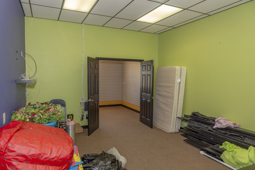 More Photos Of 2211 E Norvell Bryant Hwy, Hernando Freestanding For Sale