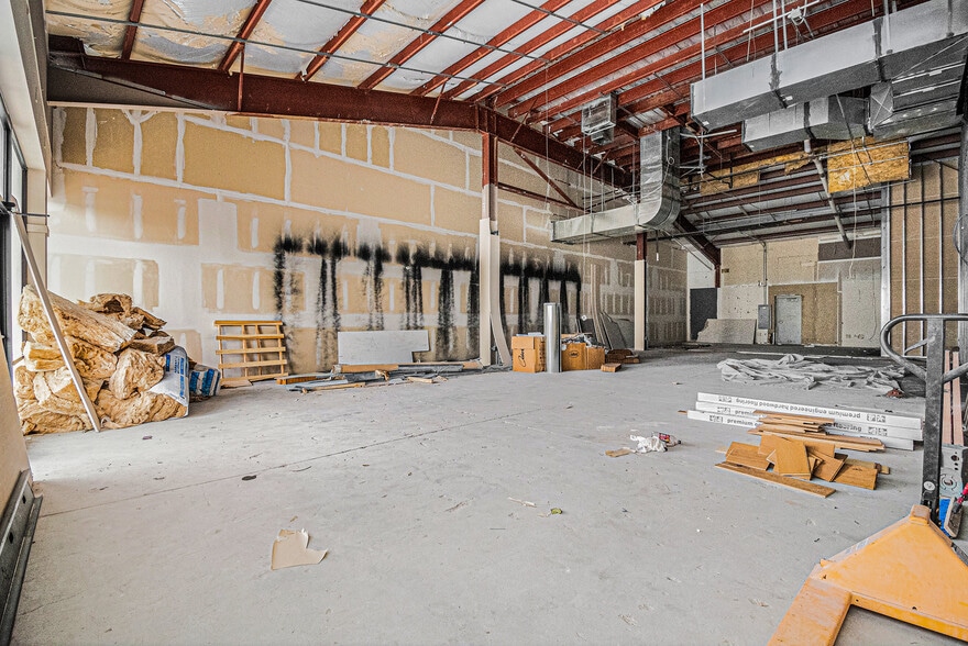 More Photos Of 12 Menard Dr, Council Bluffs Unknown For Lease