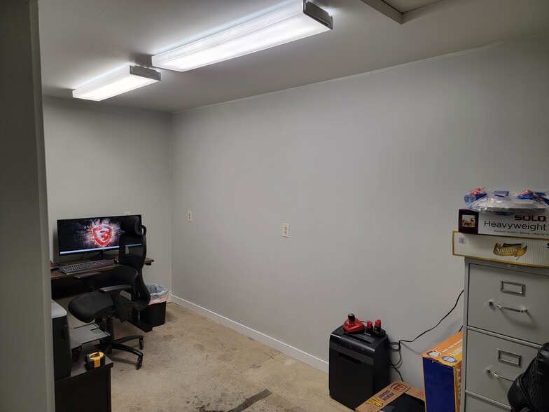 More Photos Of 4505 Marion St SE, Albany Office For Lease