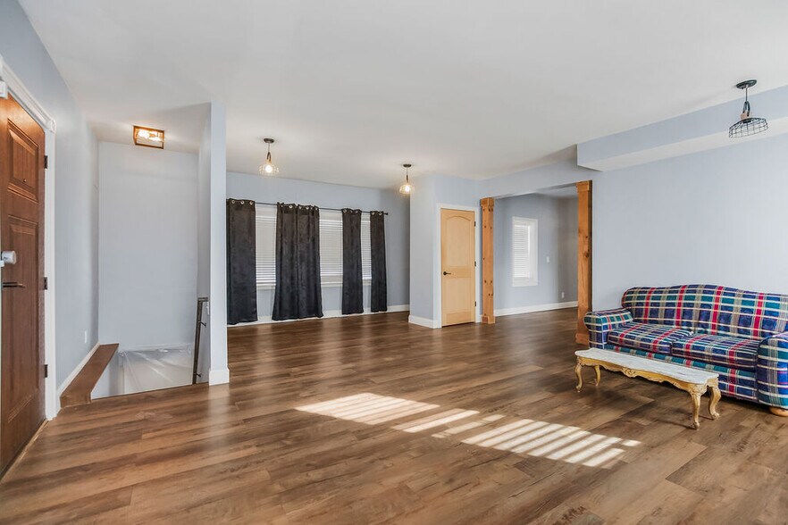 More Photos Of 1022 19th St, Kansas City Office Residential For Sale