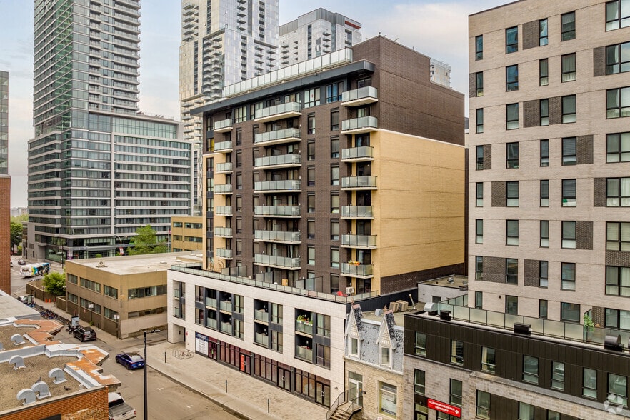 More Photos Of 1184 Rue Crescent, Montréal Storefront Retail Office For Sale