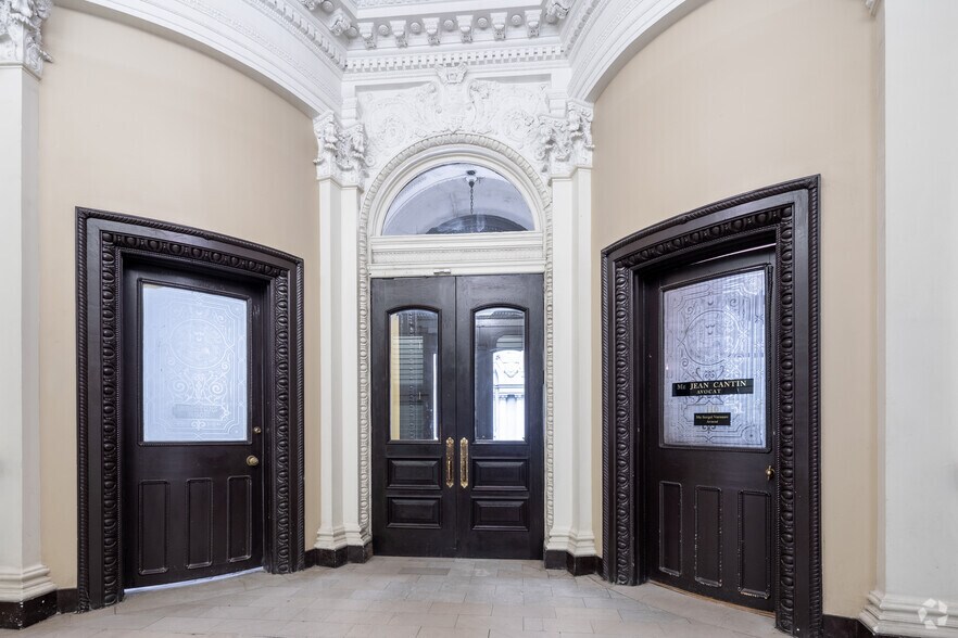 More Photos Of 276-288 Rue Saint-Jacques, Montréal Office For Lease