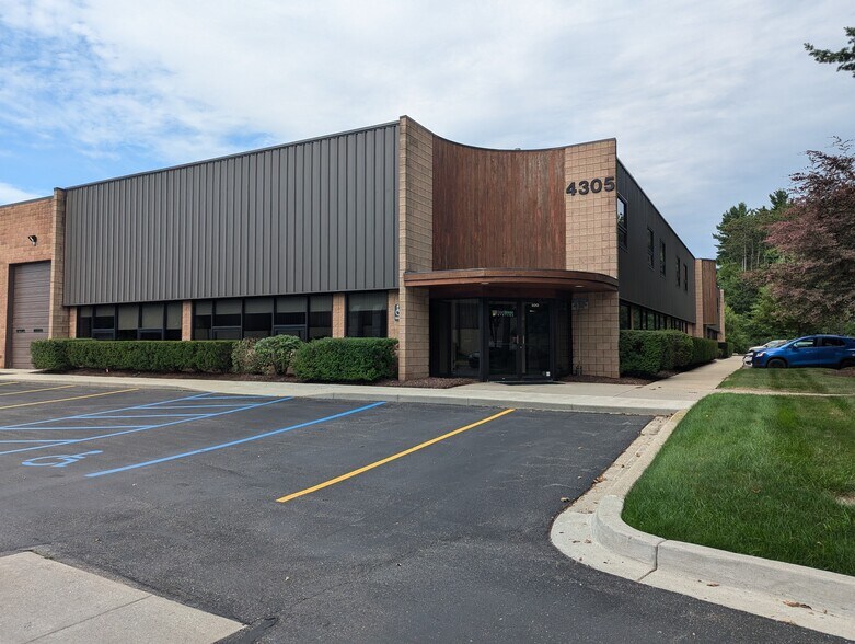 Primary Photo Of 4305 Pineview Blvd, Commerce Township Research And Development For Lease