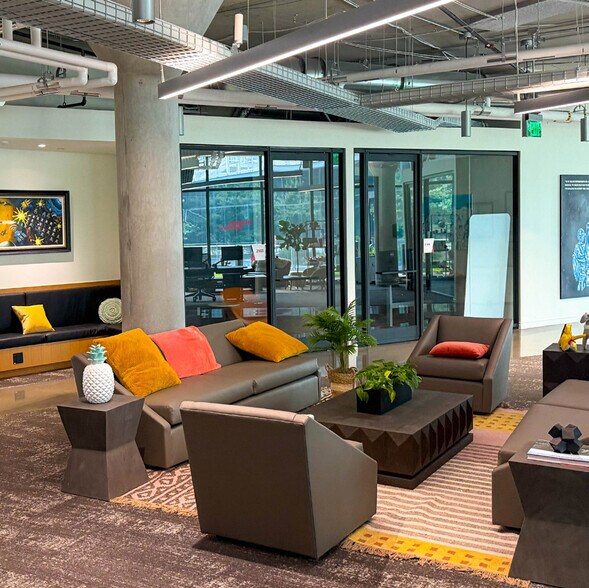 More Photos Of 910 John St, Columbus Office For Lease