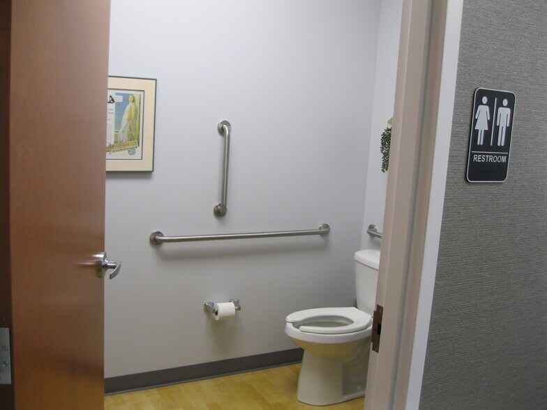 More Photos Of 1240-1248 Wrights Ln, West Chester Office For Sale