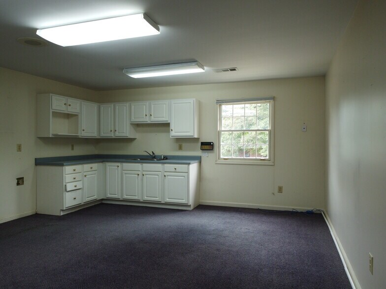 More Photos Of 3218 Mill St, Covington Medical For Sale