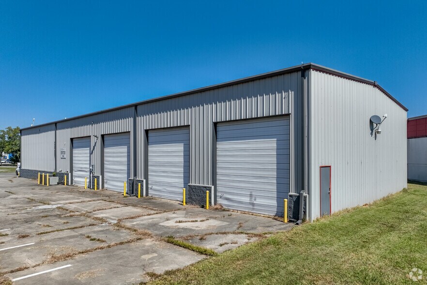 More Photos Of 4055 Old Dowlen Rd, Beaumont Warehouse For Lease
