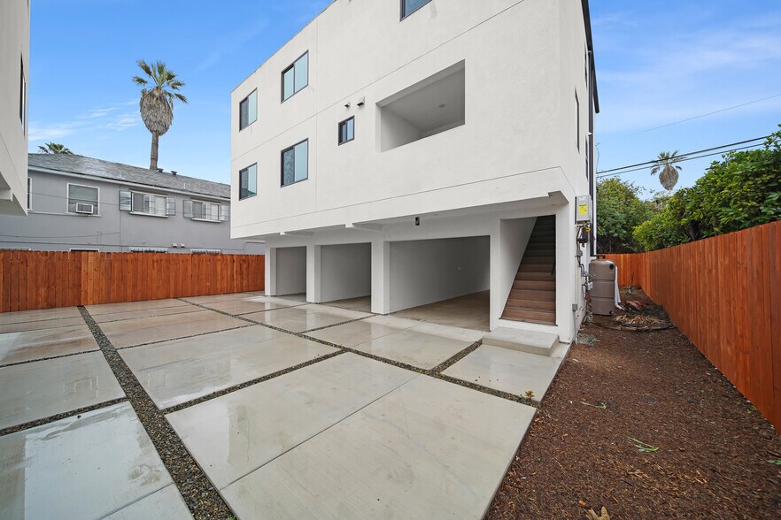 More Photos Of 171 S Hoover St, Los Angeles Apartments For Sale