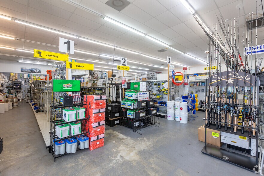 More Photos Of 2205 NW 20th St, Miami Freestanding For Lease