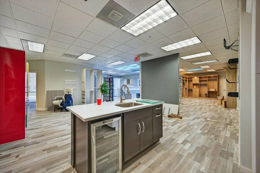 More Photos Of 2695 N Fowler Ave, Fresno Light Distribution For Lease