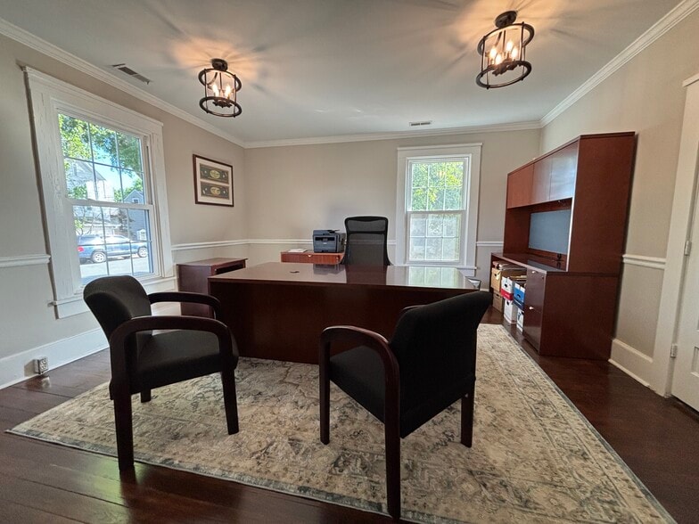 More Photos Of 407 Harvey St, Winston-Salem Office For Lease