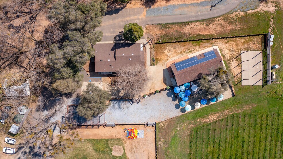 More Photos Of 7449 Fairplay Rd, Somerset Specialty For Sale