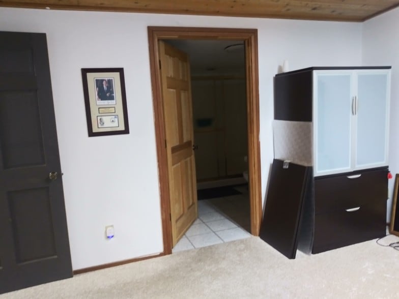 More Photos Of 5017 N Coolidge Dr, Tampa Warehouse For Sale