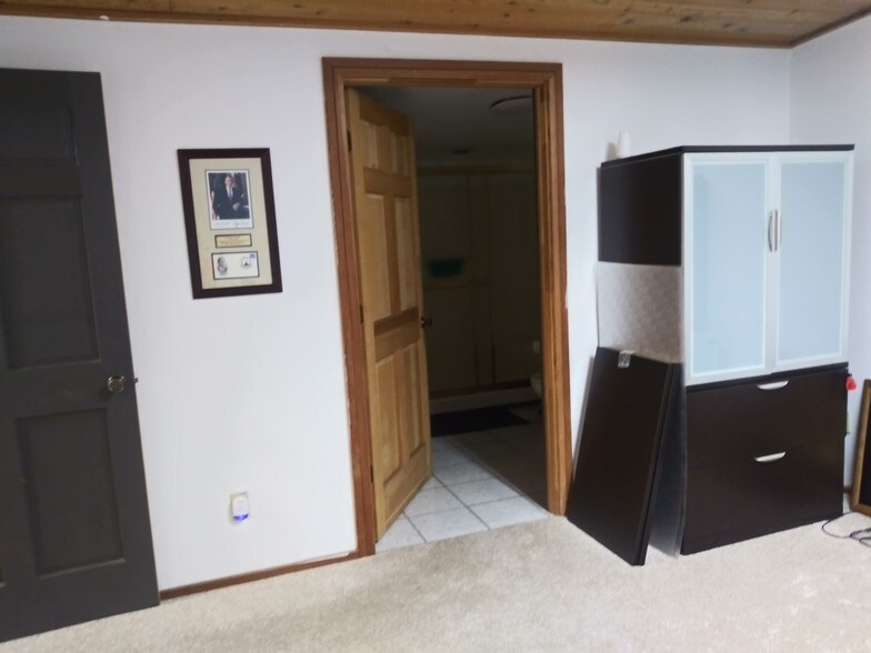 More Photos Of 5017 N Coolidge Dr, Tampa Warehouse For Lease